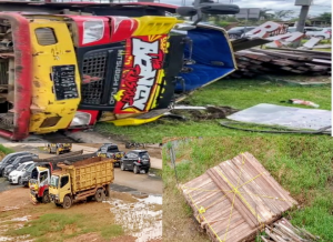 Itu Informasi Hoax.Truk dan Kayu Ulin Itu Bukan Punya.