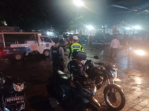 Personel Polres Ketapang Laksanakan Pengamanan Ibadah Perayaan Paskah Tahun 2025 di Gereja Katedral Santa Gemma Galgani