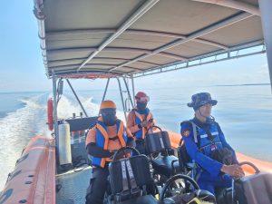Di Hari Ke -4 Sat Polairud Polres Ketapang Bersama Basarnas dan BPBD Laksanakan Giat SAR Pencarian Korban Di Duga Tenggelam