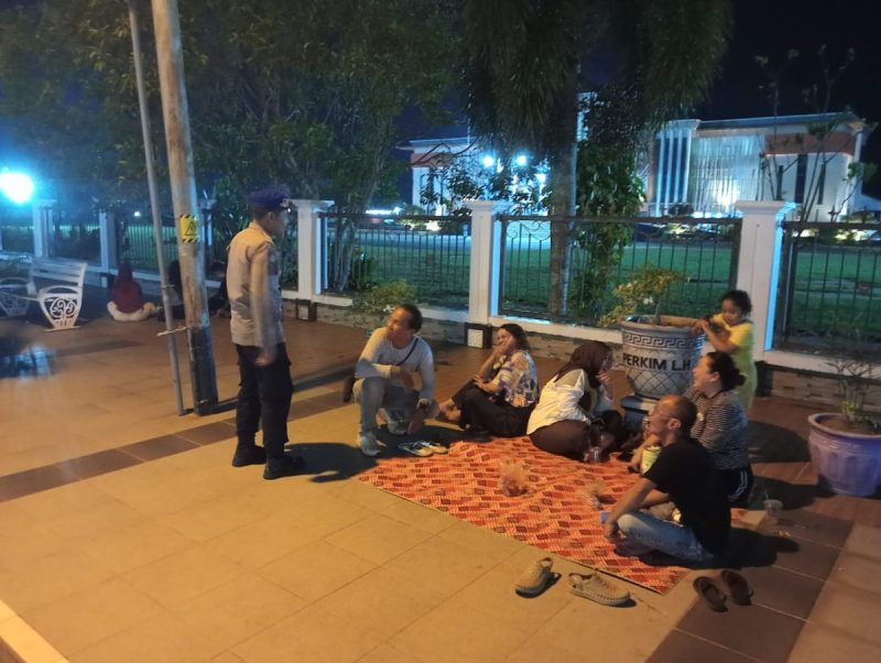 Bhabinkamtibmas Polsek Benua Kayong Bripka Wandra Sambangi Warga Desa Sukabaru, Imbau Warga Jaga Kamtibmas