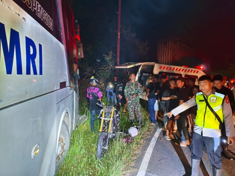 Satu Meninggal dunia Di Tempat Kecelakaan Bus Dan Sepeda Motor Di Nanga Tayap