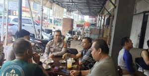 Kanit Samapta Polsek Kendawangan Laksanakan Patroli Rutin di Pasar, Imbau Warga Tingkatkan Kewaspadaan