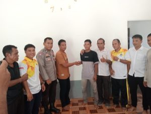 Polsek Sandai Fasilitasi Penyelesaian Masalah Warga dengan Pendekatan Kekeluargaan di Desa Randau