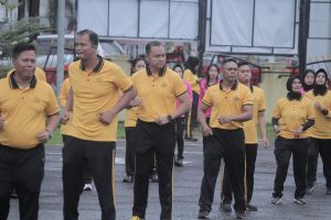 Kapolres Ketapang Laksanakan Olahraga Bersama untuk Jaga Kebugaran Personel