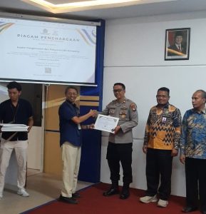 Hadiri FGD Forum Konsultasi Publik, Polres Ketapang Terima Piagam Penghargaan Dari KPPN Ketapang Atas Capaian Nilai Indikator  Kinerja Pelaksanaan Anggaran