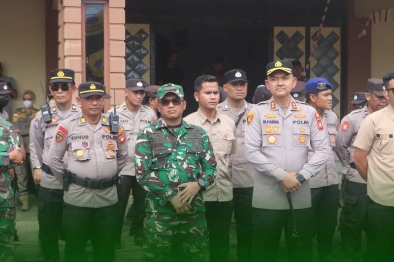 Aksi Unjuk Rasa di Kantor DPRD Ketapang Berlangsung Kondusif dengan Pengamanan Ketat