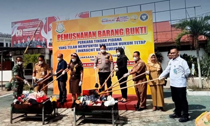 Lapas Kelas IIB Ketapang Mendukung Sinergi Penegak Hukum dalam Pemusnahan Barang Bukti