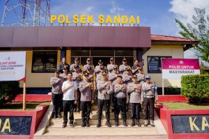 Kapolres Ketapang Laksanakan Kunjungan Kerja ke Polsek Sandai, Sampaikan Arahan Strategis dan Tinjau GPM serta UMKM Lokal
