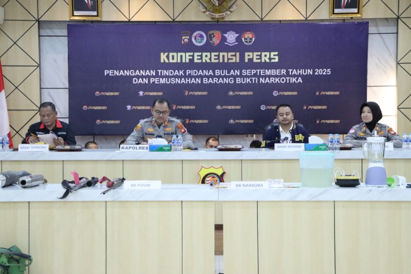 Polres Ketapang Gelar Konferensi Pers Penanganan Kasus Pidana Umum Dan Narkotika Serta Pemusnahan Barang Bukti
