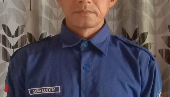 Gotong Royong Warga Desa Penjawaan Perbaiki Akses Utama Menyambut HUT RI ke-81