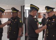 KAJATI KALBAR LANTIK DAN AMBIL SUMPAH JABATAN ASPEMA DAN KAJARI LANDAK, TEKANKAN INTEGRITAS DAN MARWAH KEJAKSAAN
